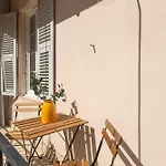 Renting - Republique - Garibaldi Chic 3 Bedrooms 3 Bathrooms Balcony Aircon