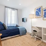 아파트 Renting - Republique - Garibaldi Chic 3 Bedrooms 3 Bathrooms Balcony Aircon
