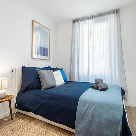 דירה Renting - Republique - Garibaldi Chic 3 Bedrooms 3 Bathrooms Balcony Aircon ניס