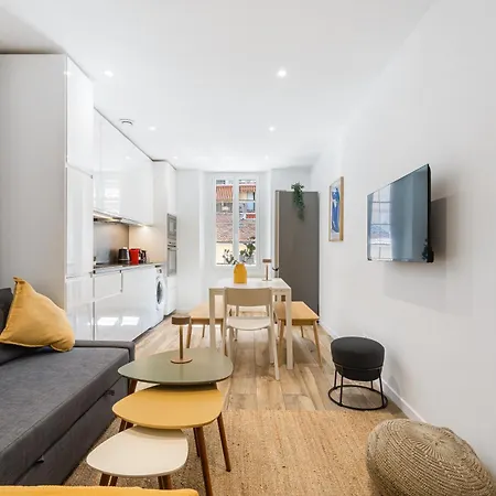 דירה Renting - Republique - Garibaldi Chic 3 Bedrooms 3 Bathrooms Balcony Aircon *